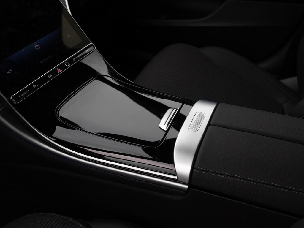 Mercedes-Benz C 200 2025