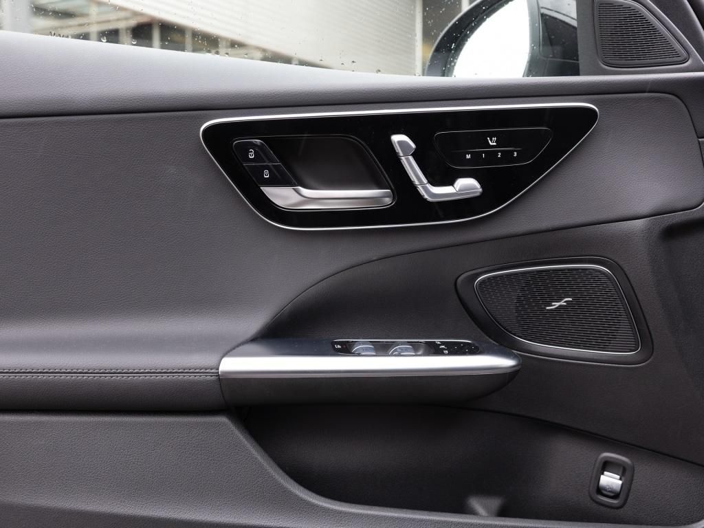 Mercedes-Benz C 200 2025