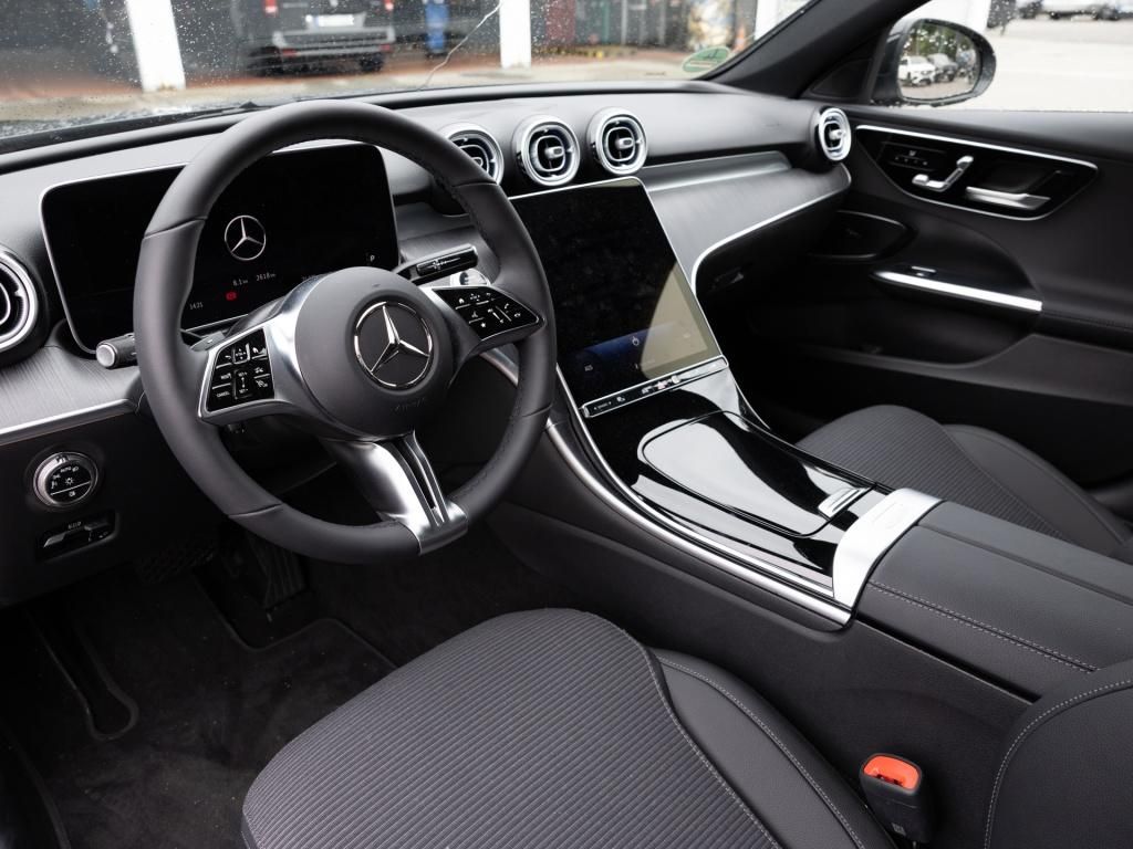 Mercedes-Benz C 200 2025