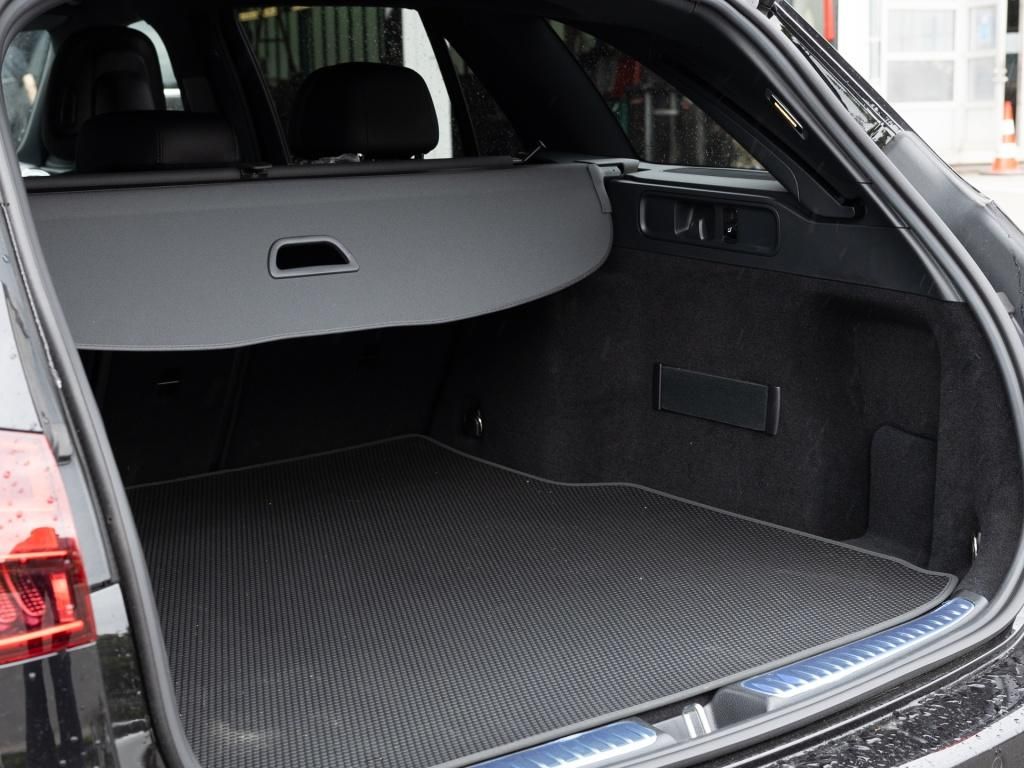 Mercedes-Benz C 200 2025