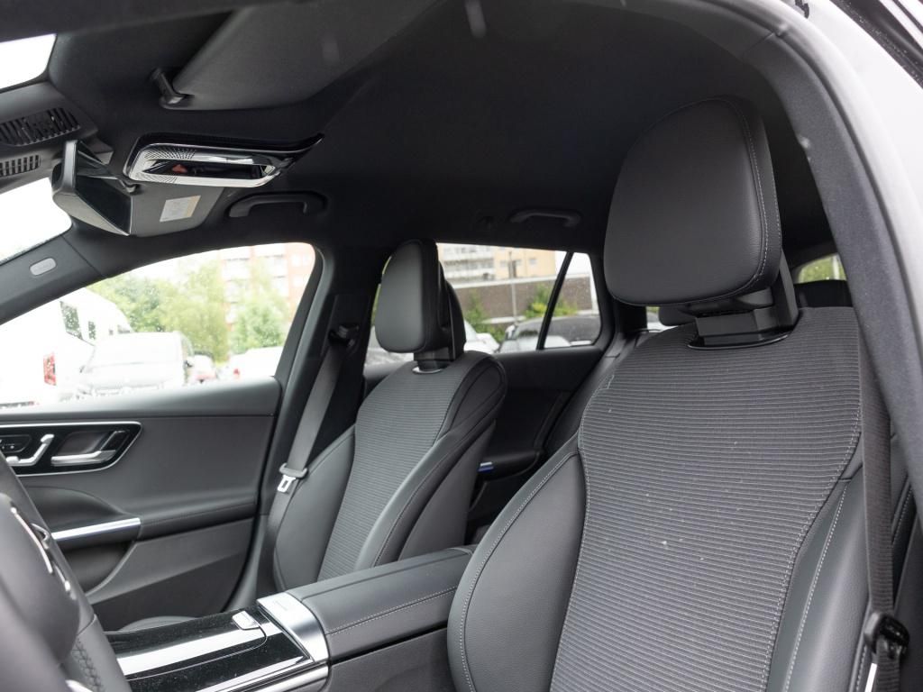 Mercedes-Benz C 200 2025