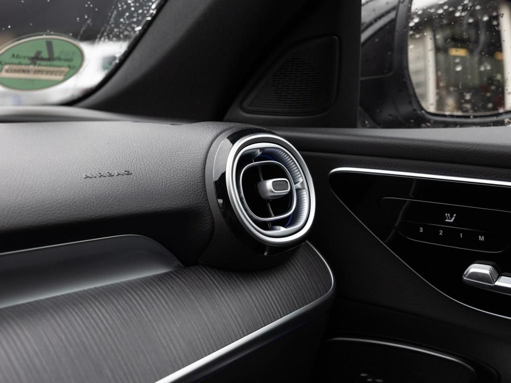 Mercedes-Benz C 200 2025