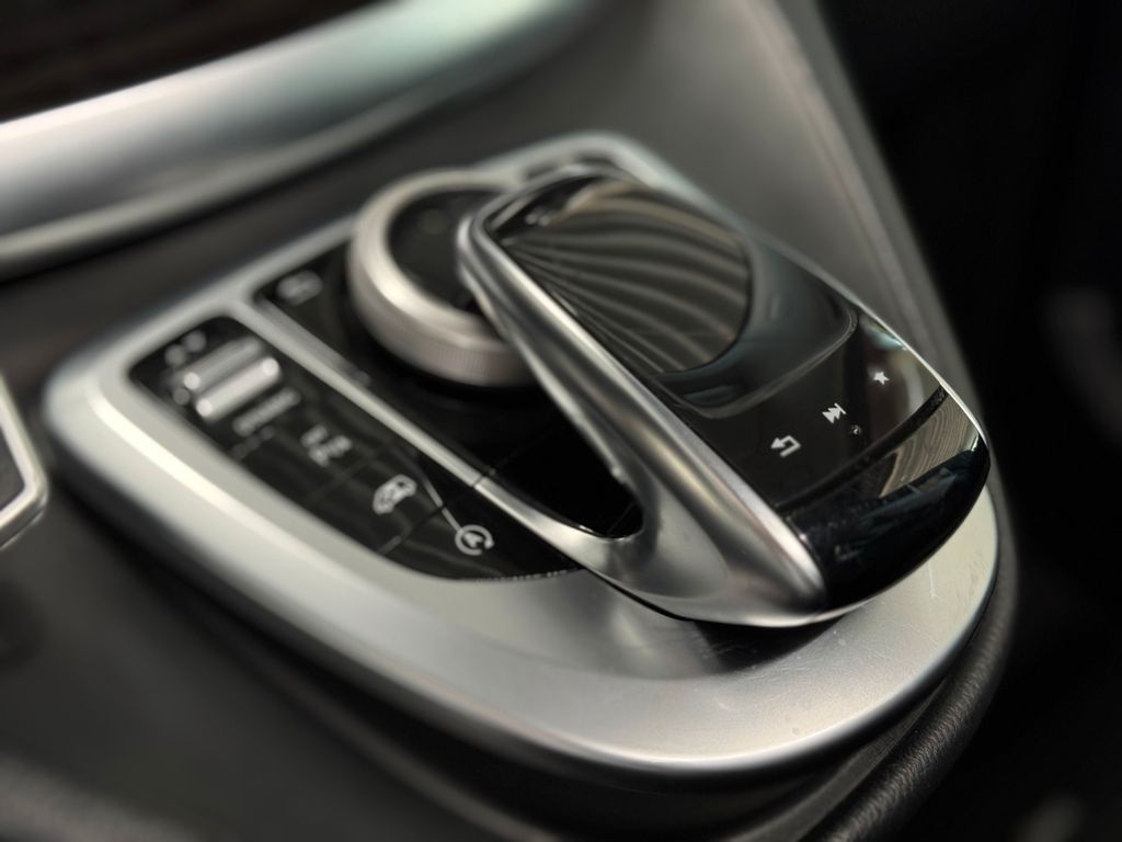 Mercedes-Benz 220 2018