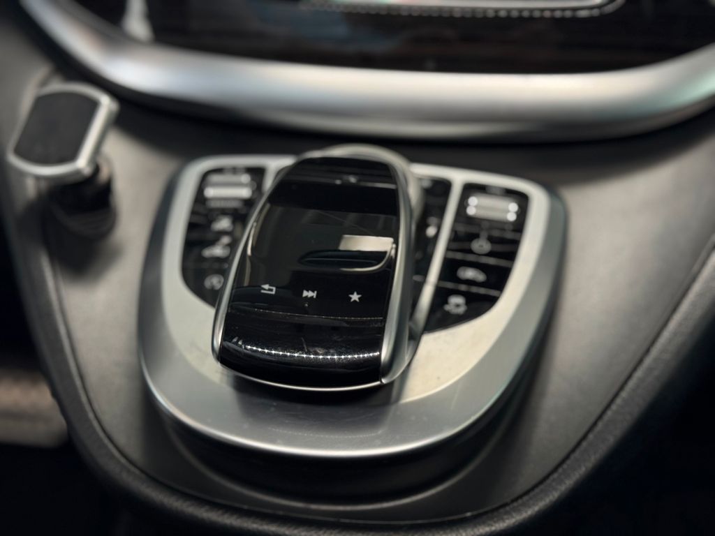 Mercedes-Benz 220 2018