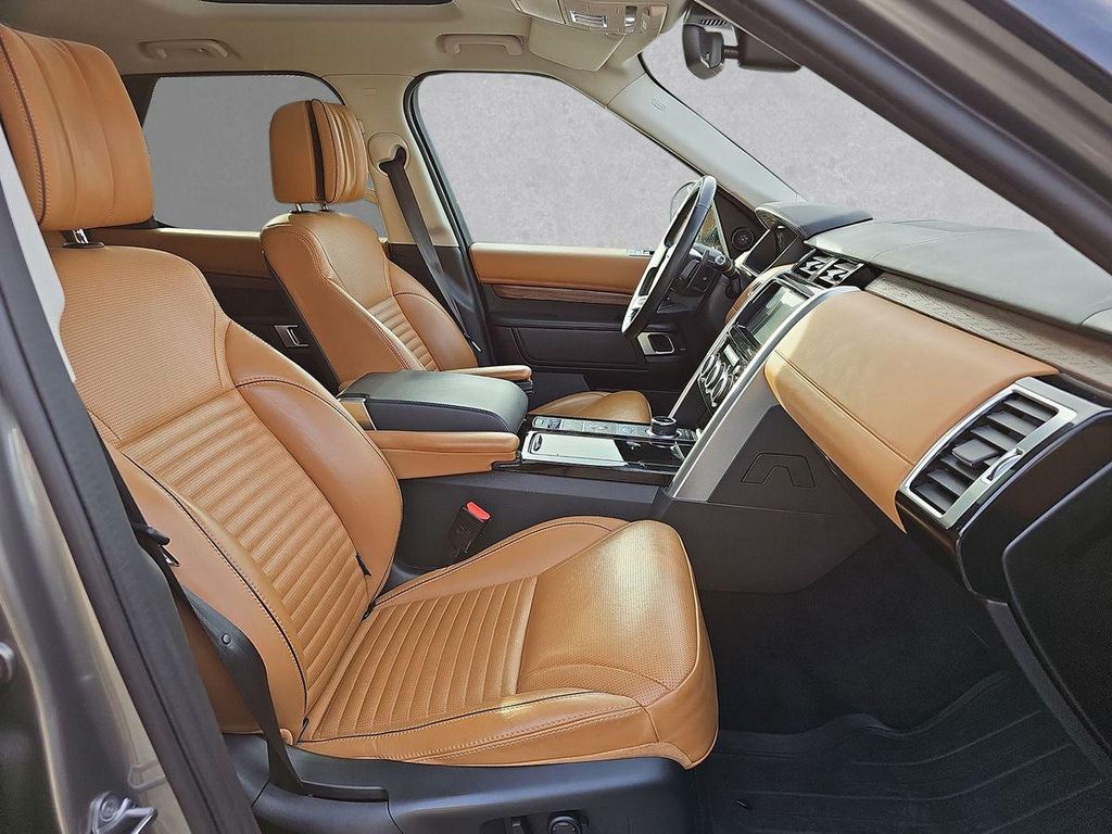 Land Rover Discovery 2020