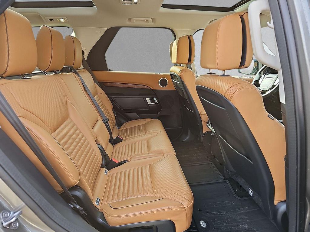 Land Rover Discovery 2020