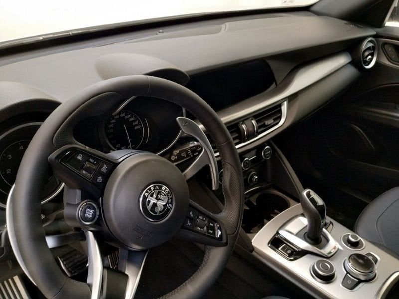 Alfa Romeo Stelvio 2022