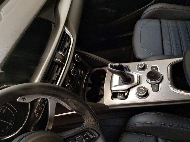 Alfa Romeo Stelvio 2022