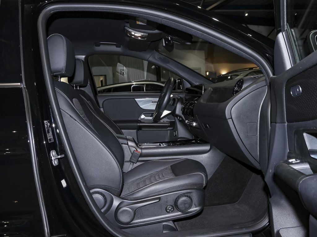 Mercedes-Benz GLA 200 2024