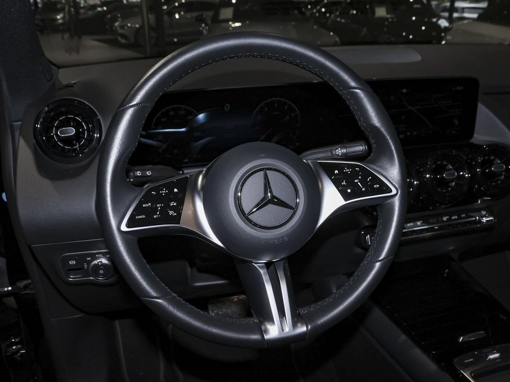 Mercedes-Benz GLA 200 2024