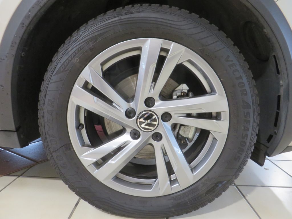 Volkswagen T-Roc 2024