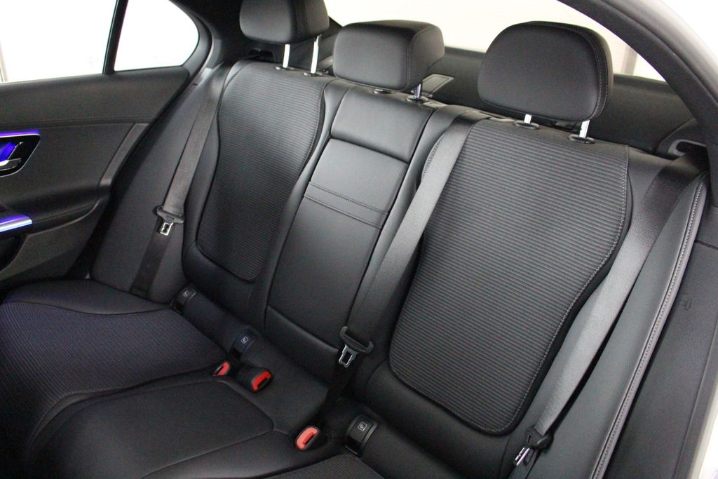 Mercedes-Benz C 220 2025