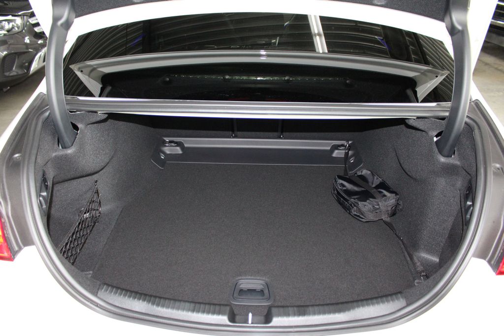 Mercedes-Benz C 220 2025