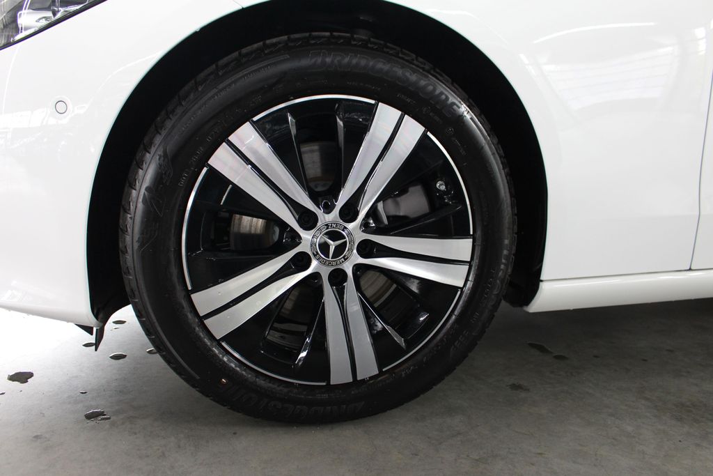 Mercedes-Benz C 220 2025