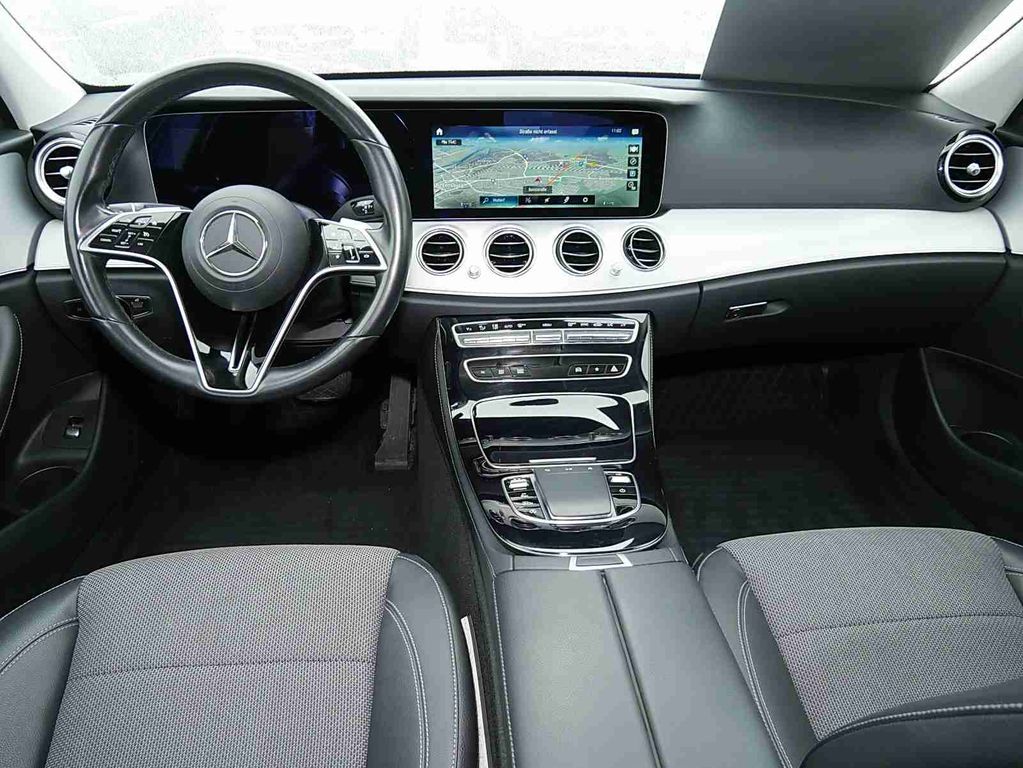 Mercedes-Benz E 220 2022