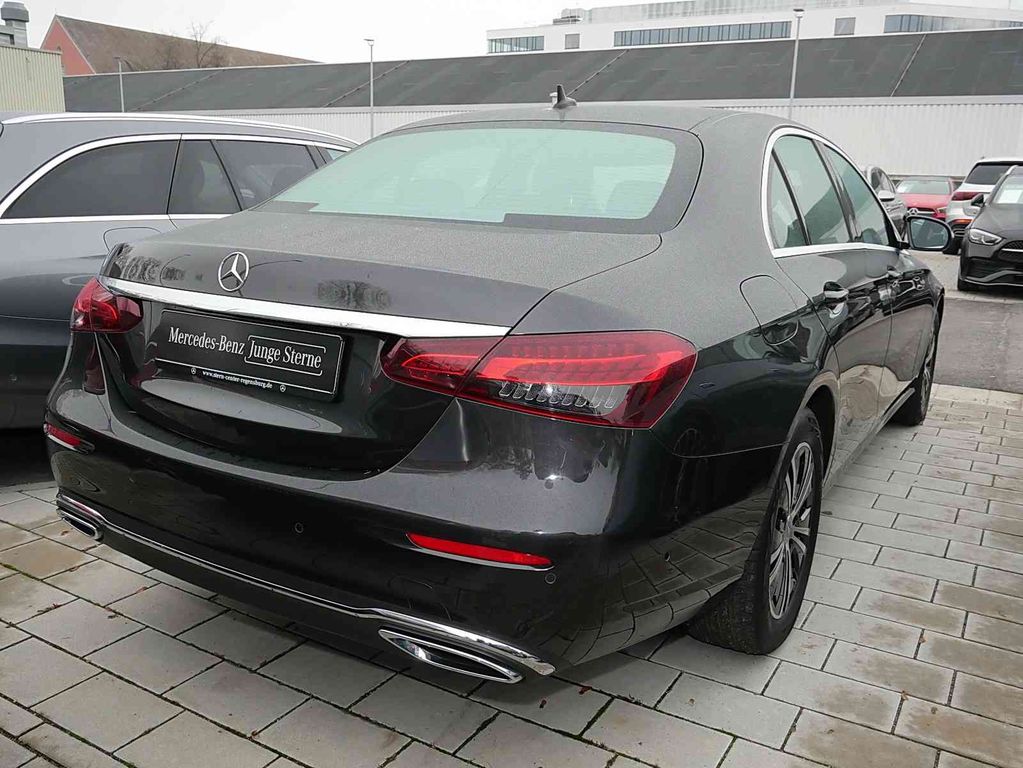 Mercedes-Benz E 220 2022