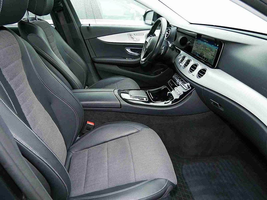 Mercedes-Benz E 220 2022