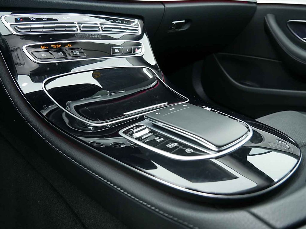 Mercedes-Benz E 220 2022