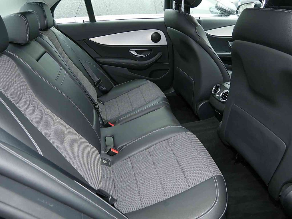 Mercedes-Benz E 220 2022