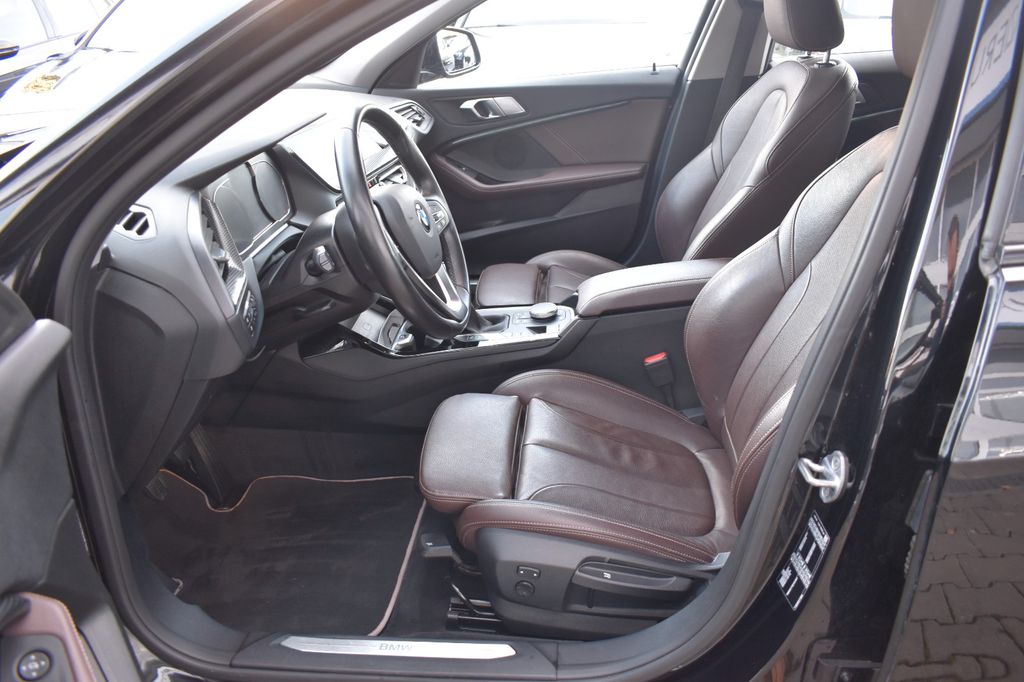 BMW 118 2021