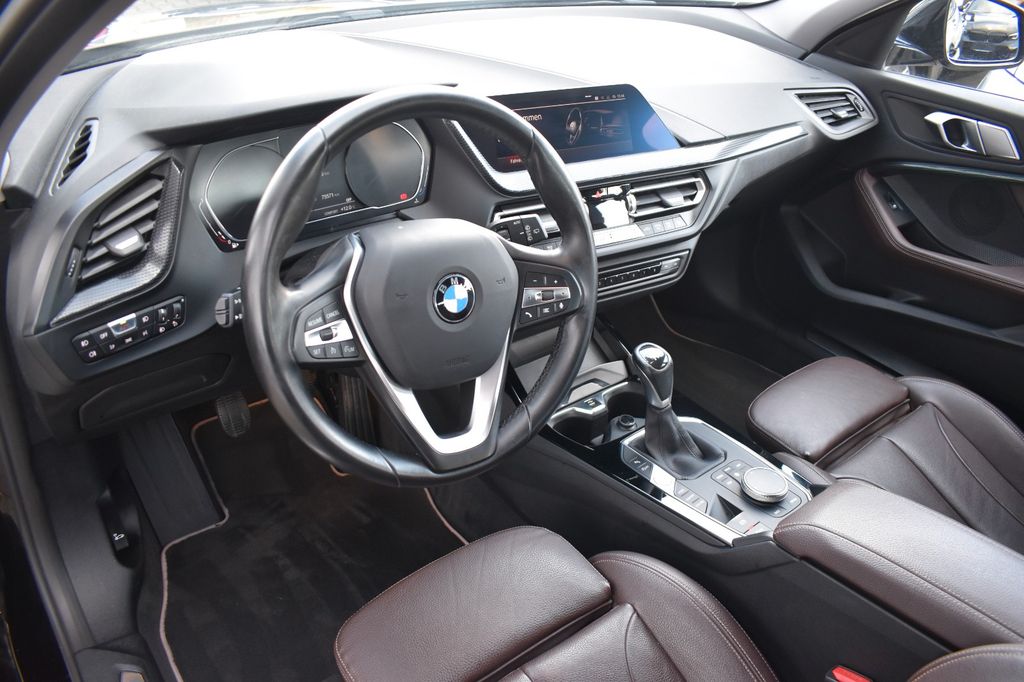 BMW 118 2021