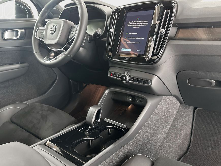 Volvo XC40 2024