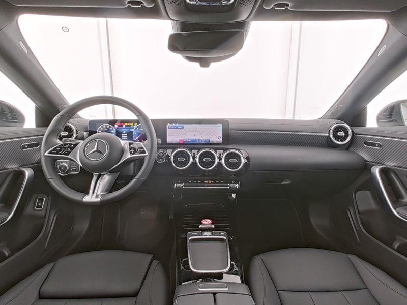 Mercedes-Benz CLA 200 2024