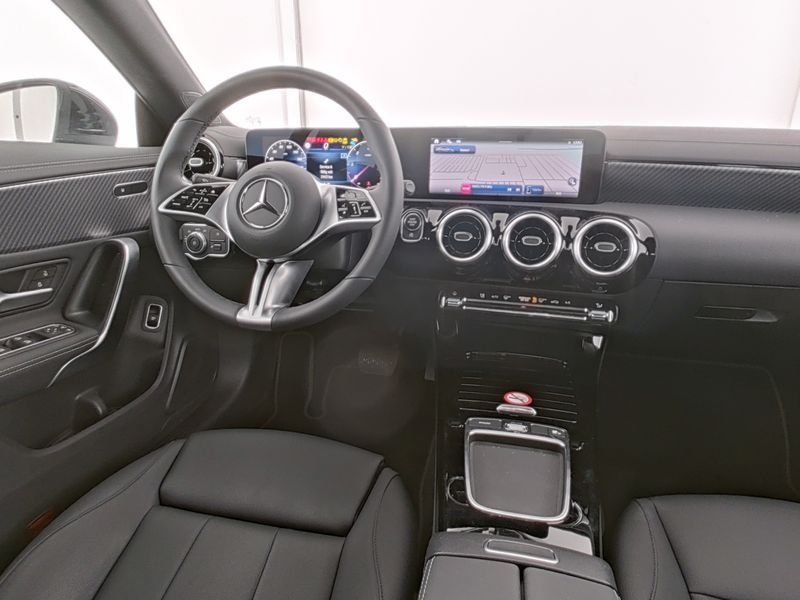 Mercedes-Benz CLA 200 2024
