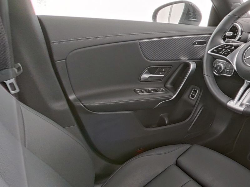 Mercedes-Benz CLA 200 2024