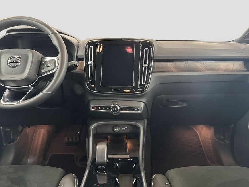 Volvo XC40 2024