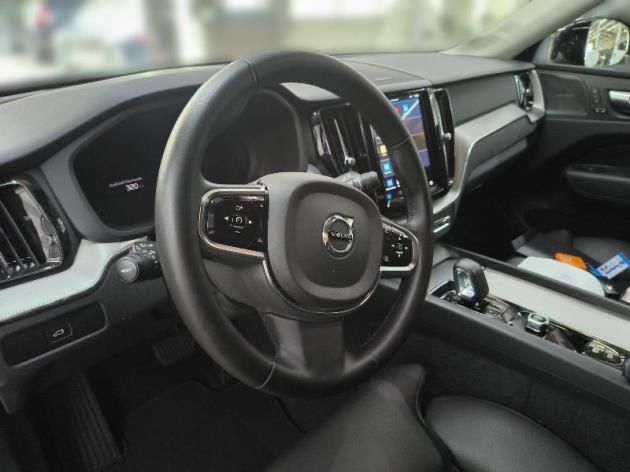 Volvo XC60 2025