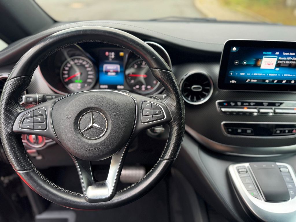 Mercedes-Benz V 220 2022