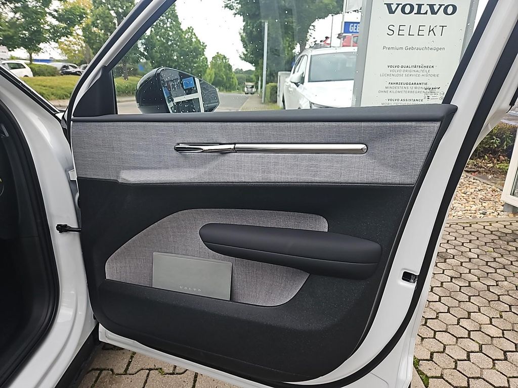 Volvo EX30 2025
