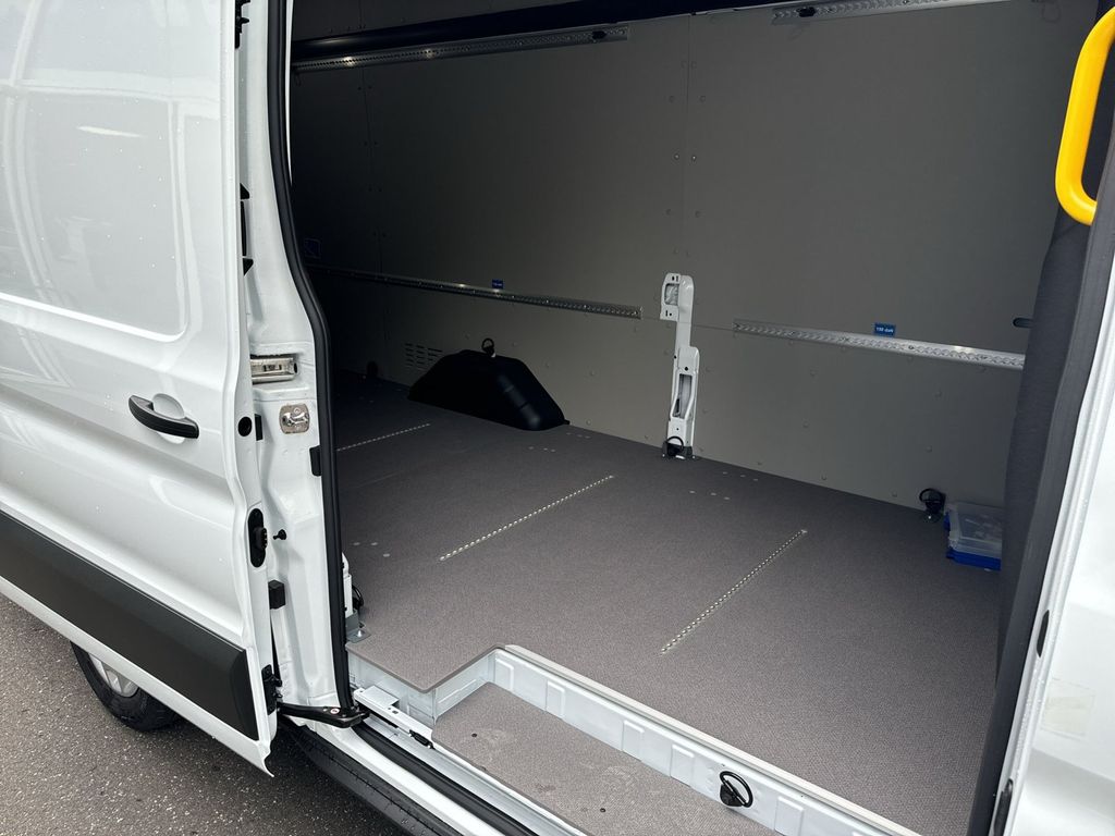 Ford Transit 2025
