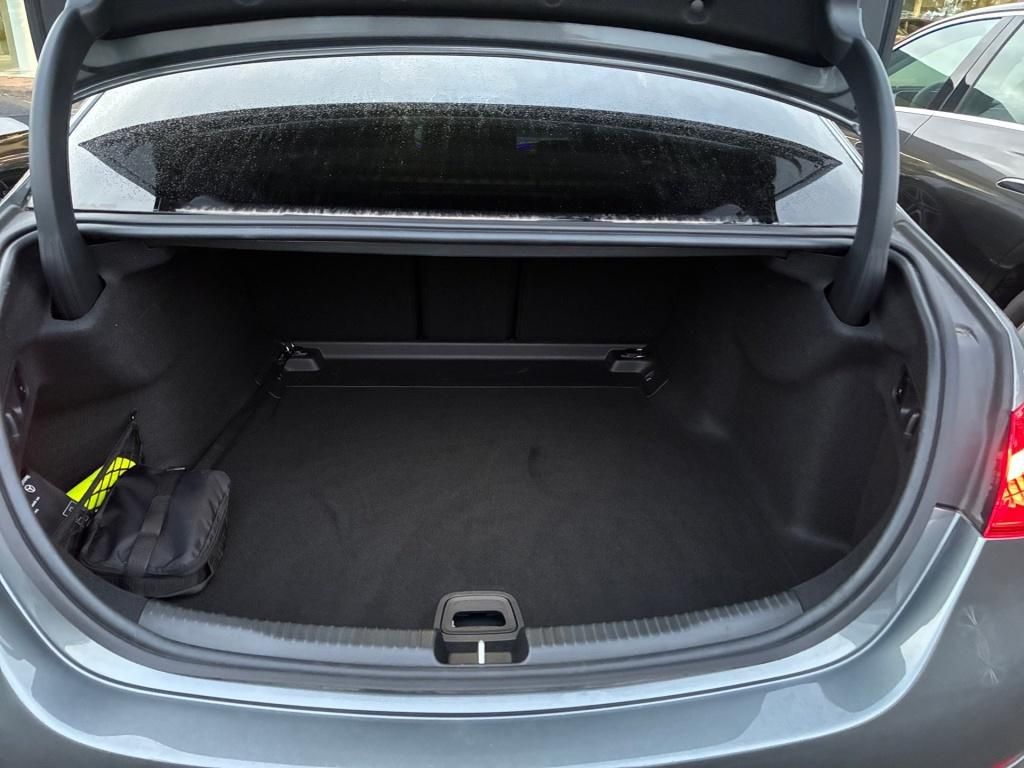 Mercedes-Benz C 300 2025