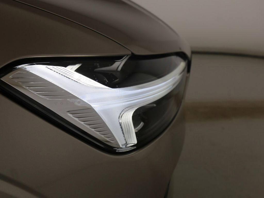Volvo XC60 2025