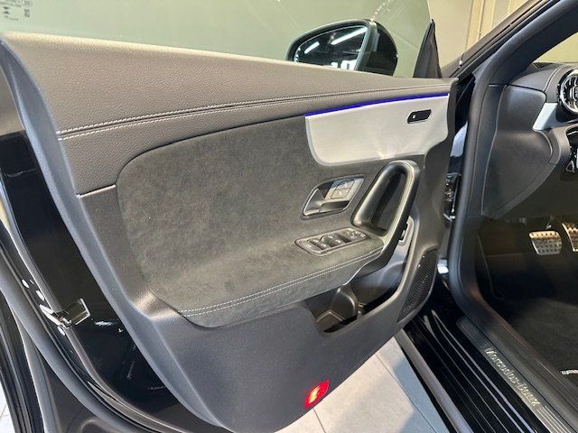 Mercedes-Benz CLA 220 2025