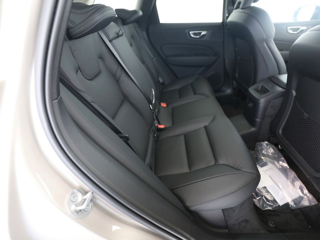Volvo XC60 2025