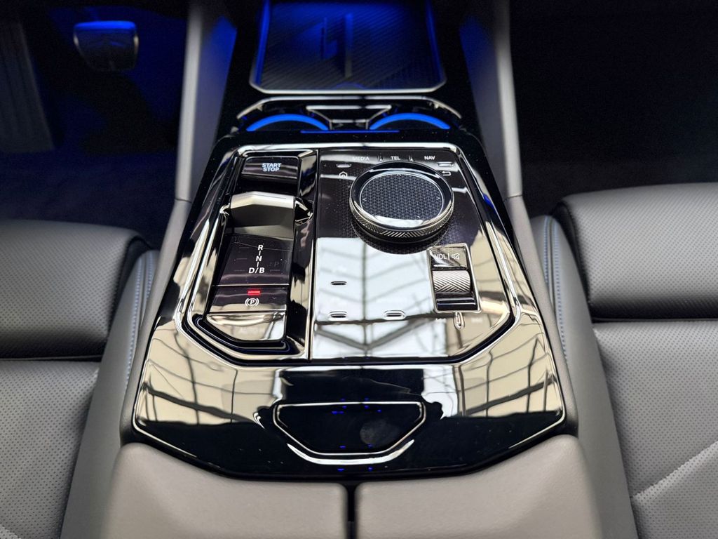 BMW i5 2025