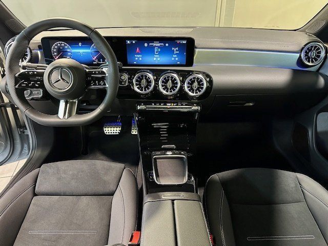 Mercedes-Benz CLA 220 2025