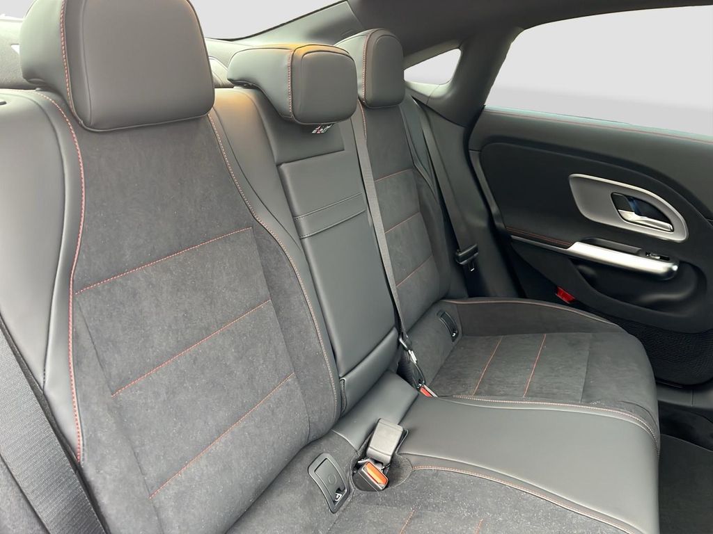 Mercedes-Benz CLA 250 2025