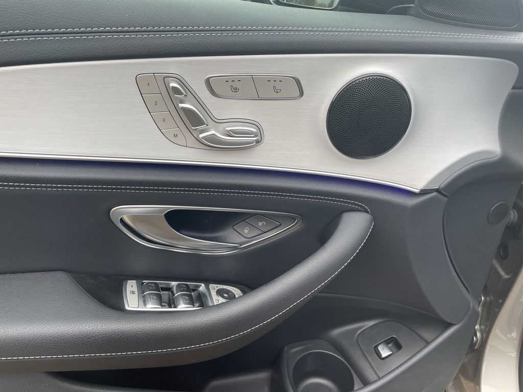 Mercedes-Benz E 220 2022