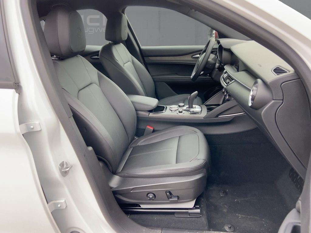 Alfa Romeo Stelvio 2023