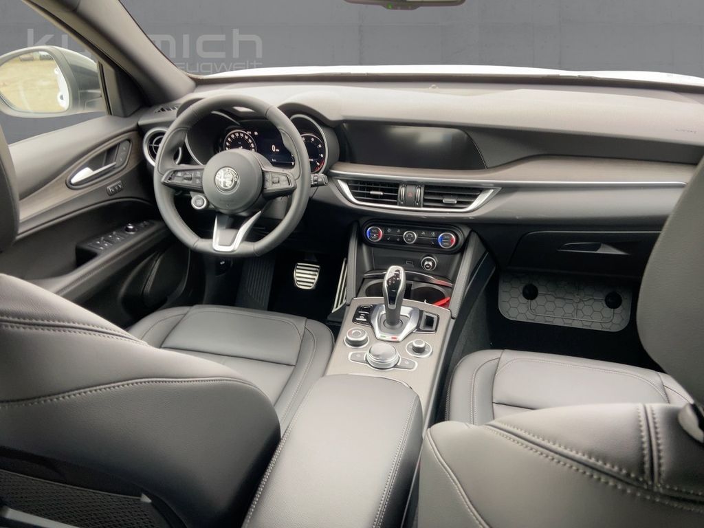 Alfa Romeo Stelvio 2023