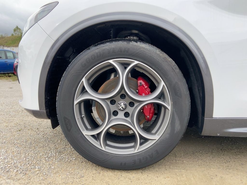 Alfa Romeo Stelvio 2023