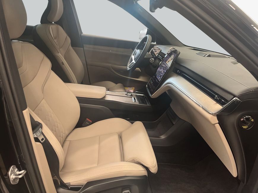 Volvo EX90 2025