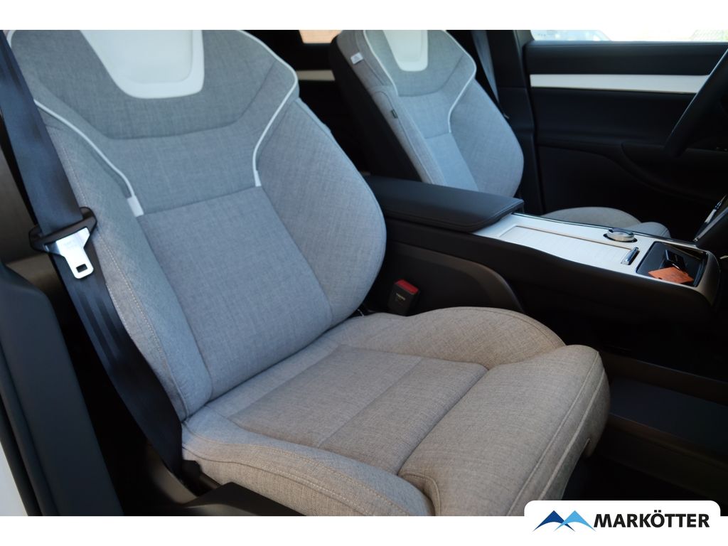 Volvo EX90 2025