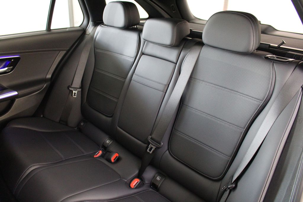 Mercedes-Benz C 220 2025