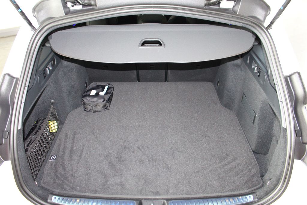 Mercedes-Benz C 220 2025