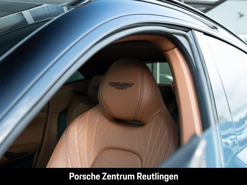 Aston Martin DBX 2022